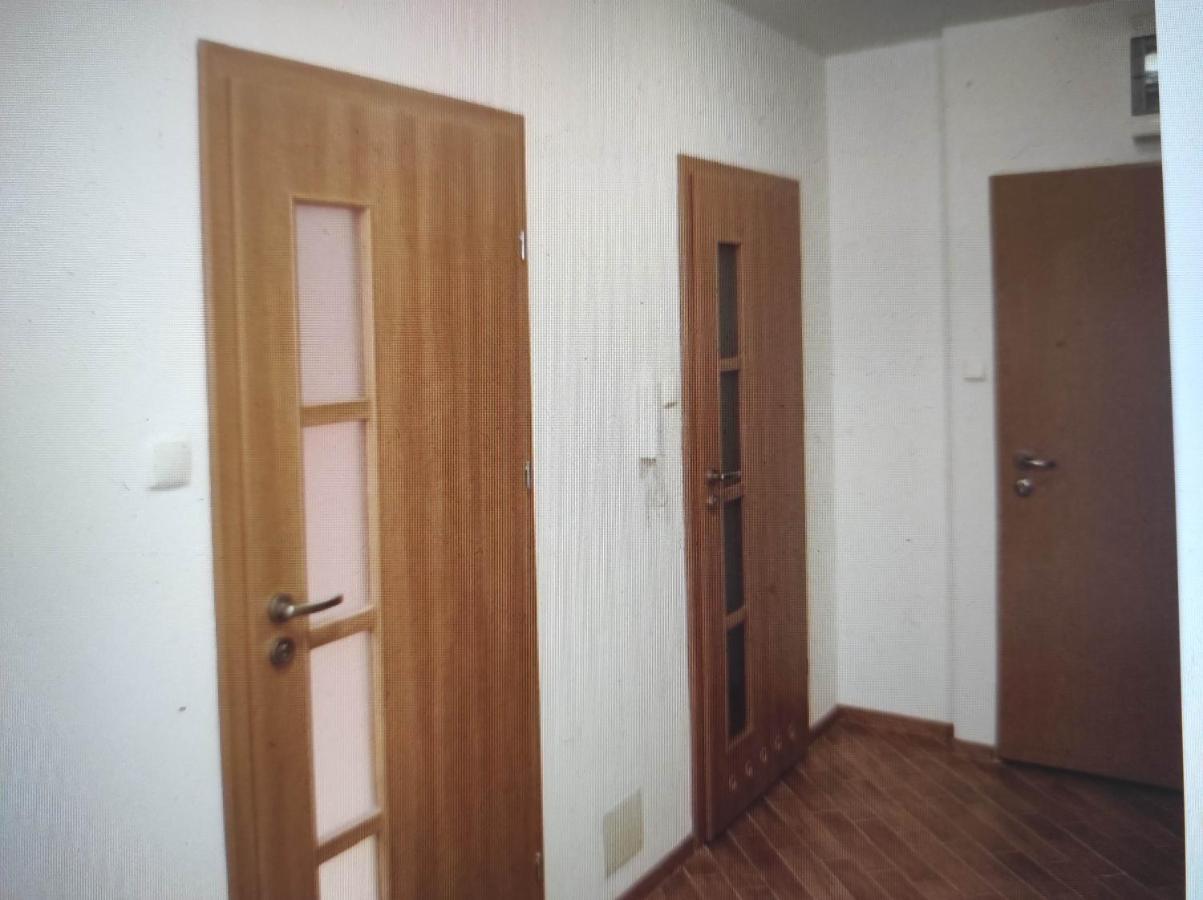 Nice Room With 2 Shared Bathrooms ,Wc , 2Km To Old Town -100M From Metro Szwedzka Warschau Exterior foto