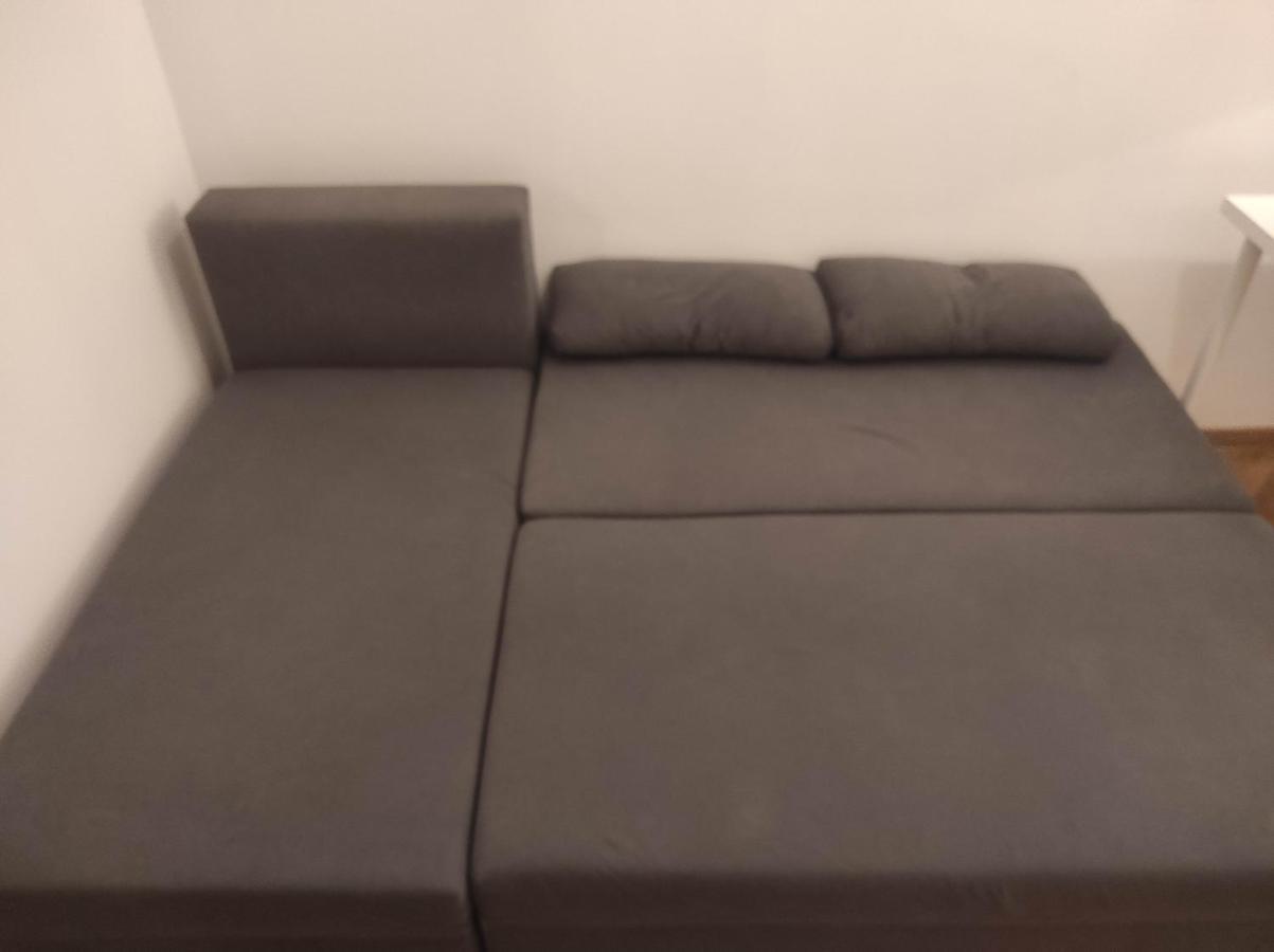 Nice Room With 2 Shared Bathrooms ,Wc , 2Km To Old Town -100M From Metro Szwedzka Warschau Exterior foto